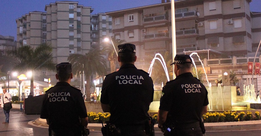 Mª Ángeles Escámez informa del dispositivo especial de seguridad para la noche de Halloween y Todos los Santos