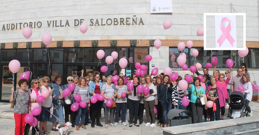 Salobreña se viste de rosa contra el cáncer de mama