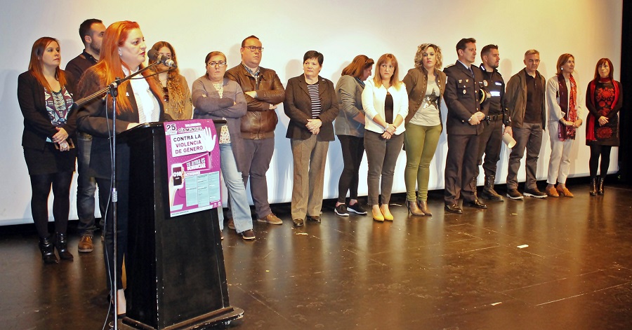 acto institucional celebrado hoy en Salobreña con motivo de la conmemoración del 'Día Internacional de la Eliminación de la Violencia contra la Mujer'