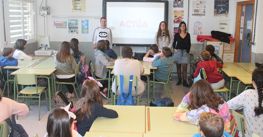 El área de Juventud y la asociación Phoenix ponen en marcha un Plan de Formación y Sensibilización