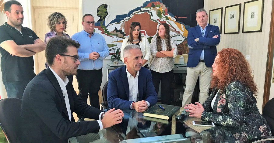 El consejero de Cultura se reúne con la alcaldesa de Salobreña