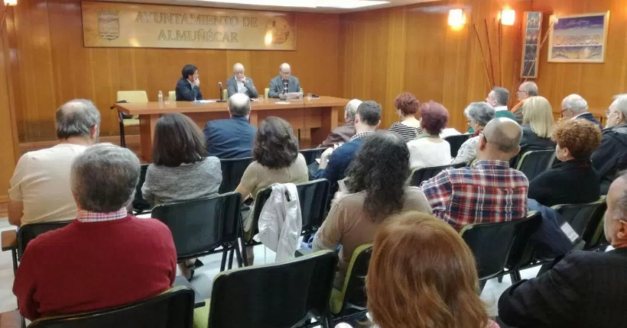 El escritor Tomás Hernández Molina presentó su poemario 'Hotel Comercio'