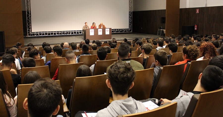 La primera edición de la Escuela de Juventud reúne a 200 jóvenes en el CDT