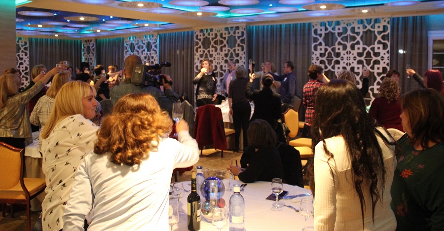 Los Talleres de Adultos del área de Servicios Sociales de Motril celebran su tradicional cena de Navidad