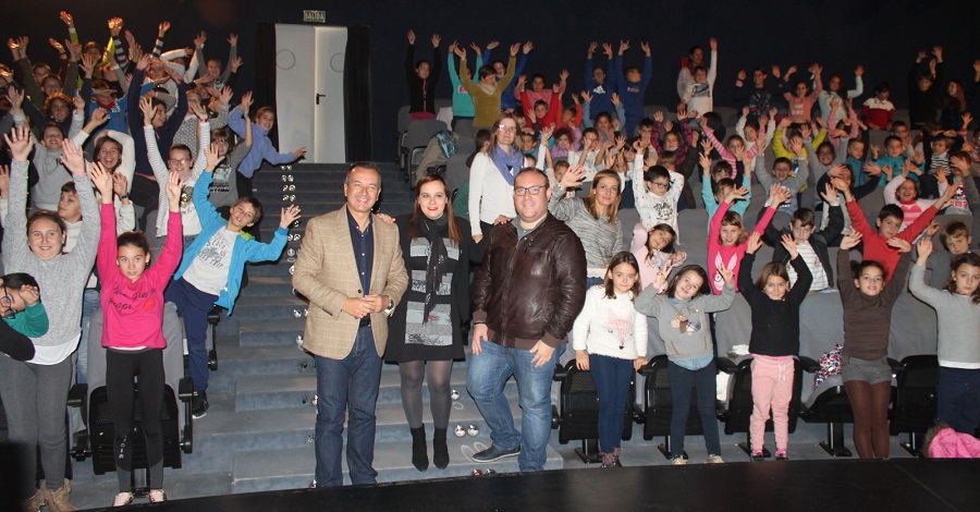 Unos 250 escolares granadinos participan en la Feria del Juego y del Juguete que se ha celebrado hoy en Salobreña