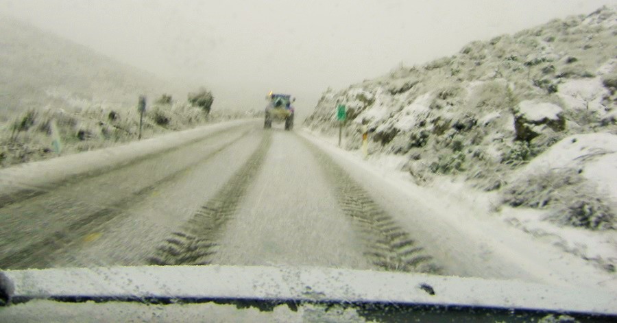 Carretera bajo la nieve (2)
