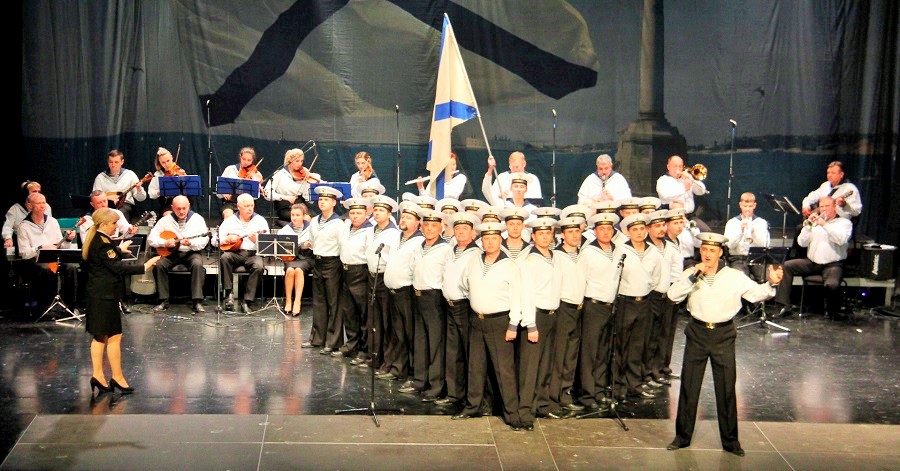 Gran actuación en Almuñécar del 'Coro, Ballet y Orquesta del Ejército Ruso'