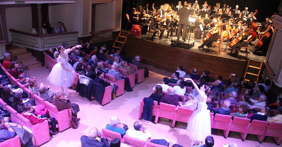La Joven Orquesta del Sur de España pone en pie al Teatro Calderón para celebrar la entrada del año 2018