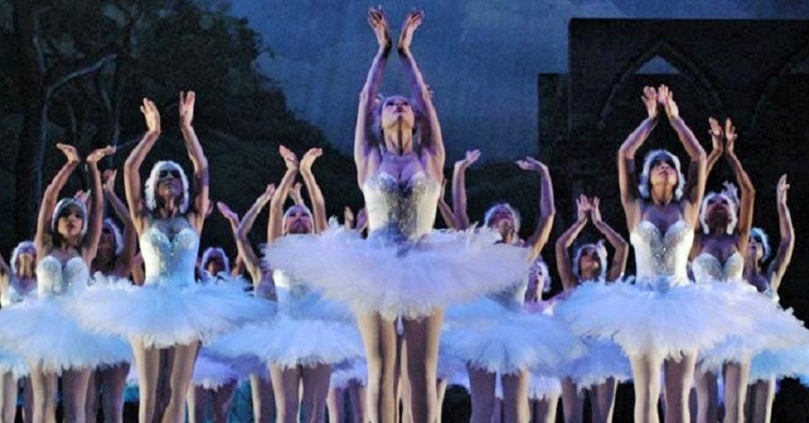 La Royal Russian Ballet presenta en Almuñécar 'El Lago de los cisnes'