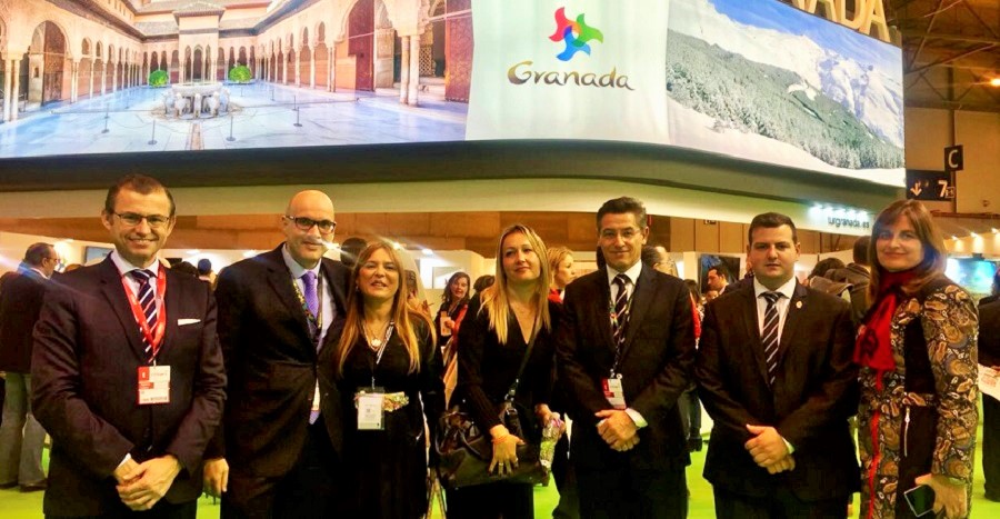 Luis Salvador y Raúl Fernández, en el stand de Granada en Fitur