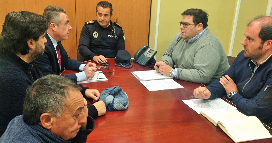 Ayuntamiento y Agrupación de Cofradías de Semana Santa de Almuñécar analizan los recorridos procesionales