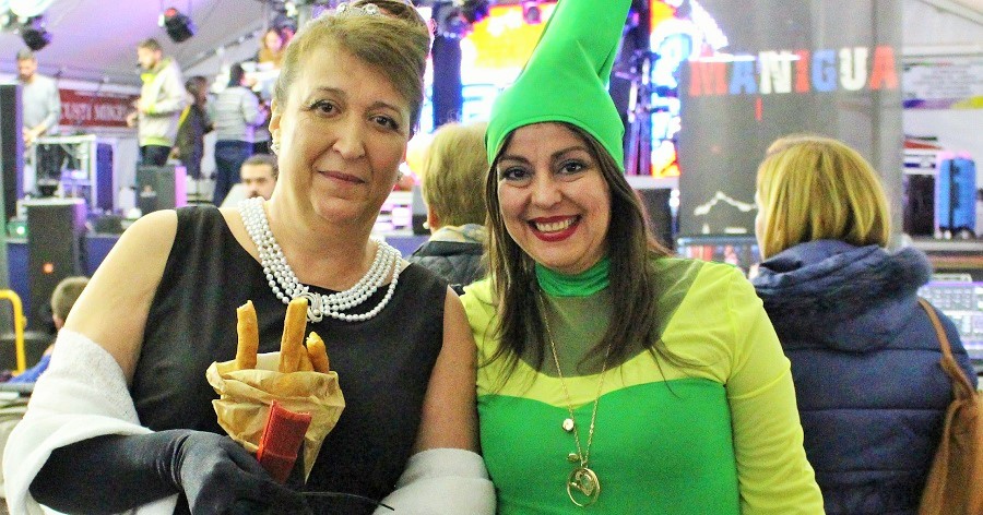 El emotivo y divertido pregón de Araceli Puertas anima el sábado de Carnaval