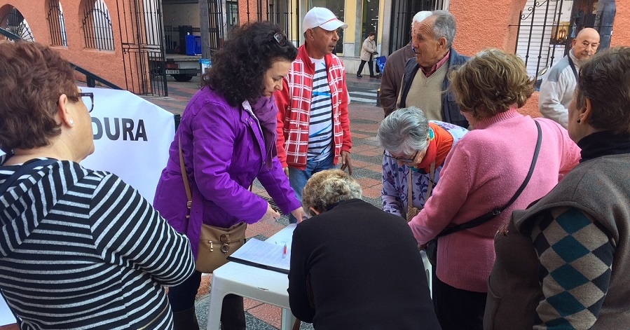 Los Andalucistas sexitanos recogen 1500 firmas para que el Servicio Andaluz de Salud cumpla con el convenio de 2004