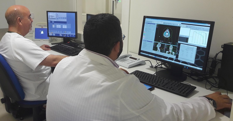 Los hospitales públicos granadinos atienden más de 18.000 consultas de Oncología y Radioterapia al año