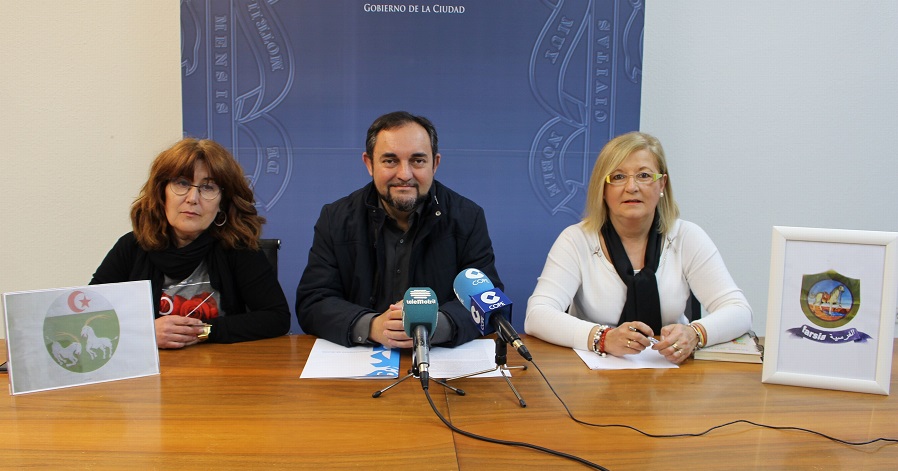 Muñoz, Torres y Paqué relatan la experiencia vivida en su visita a los campamentos de refugiados saharauis