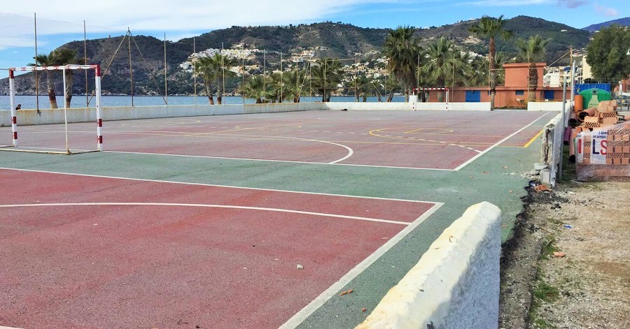 Polideportivo playa de La Herradura