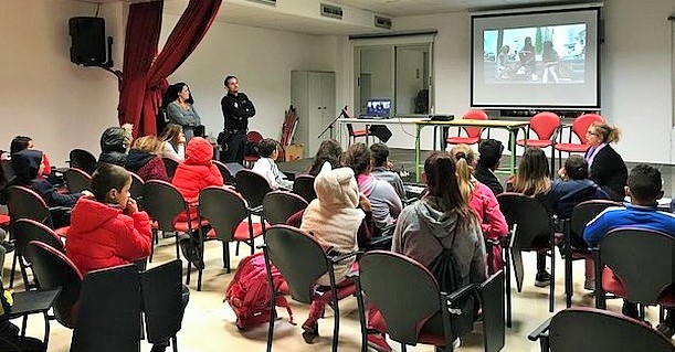 Servicios Sociales de Motril organiza una charla sobre 'Riesgos en Internet'