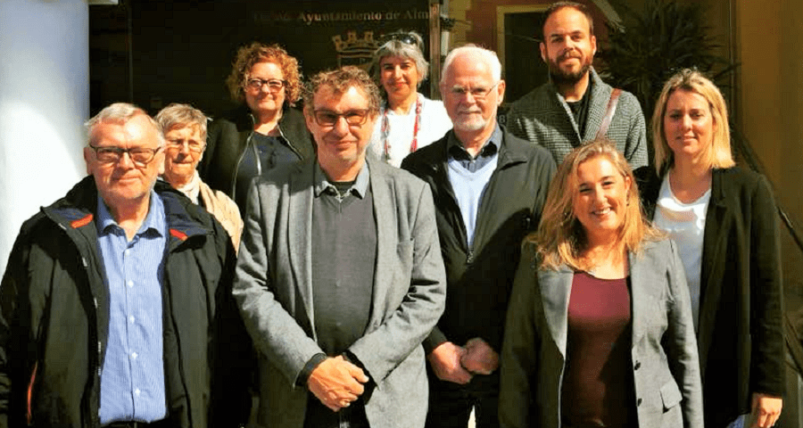 Un grupo de socialistas daneses visitan a sus colegas de Almuñécar