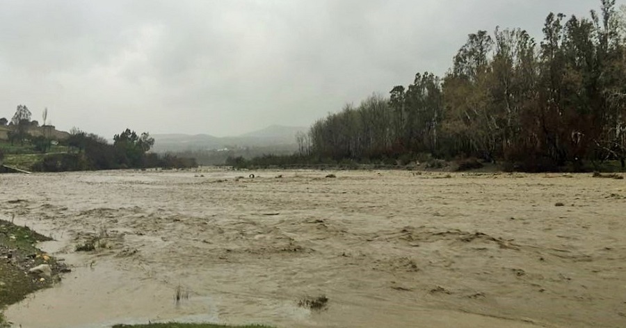 Crecida del río Guadalfeo a su paso por el anejo de los Tablones