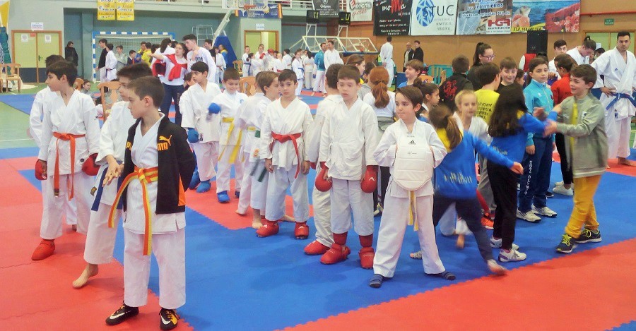 El ‘II Trofeo de Kárate_ congrega a más de 200 karatecas en el Pabellón Municipal