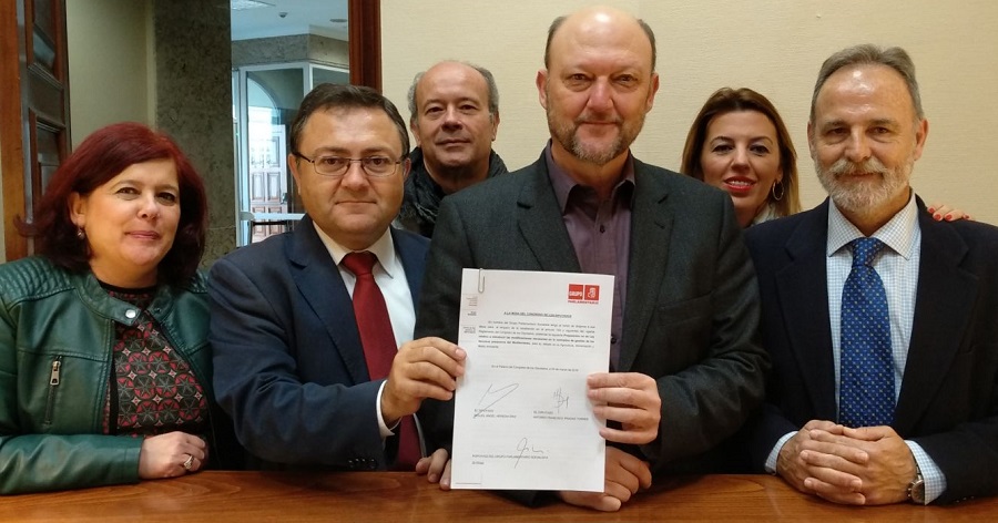 El PSOE-A alerta del plan de la UE que limita la pesca por poner en riesgo el empleo y por la subida de precios