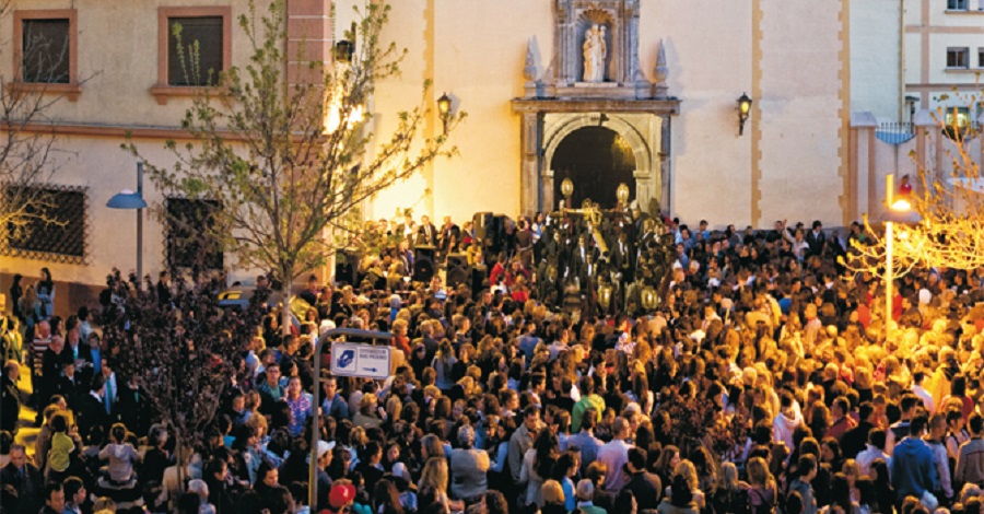 La Cofradía del Cristo de la Salud edita el libro de su cincuentenario fundacional