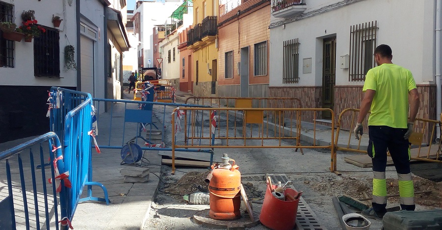El Ayto. de Motril acomete el asfaltado y reparación de acerado de la calle Santísimo y Rambla de Capuchinos