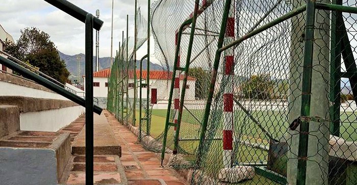 El PP de Salobreña critica el estado de abandono del polideportivo municipal