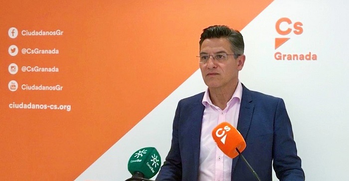 Luis Salvador en la rueda de prensa el 30 de abril de 2018