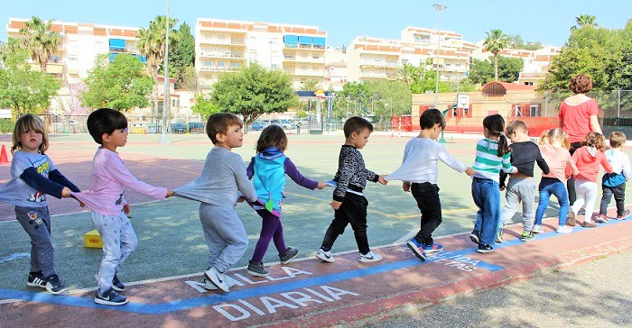 Niños del Francisco Mejías realizan el recorrido de la Milla Diaria.jpg