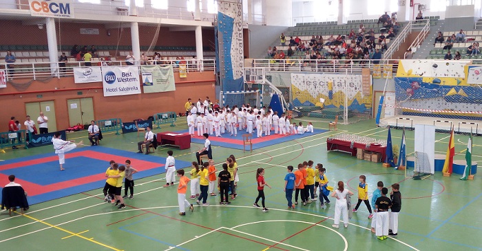 Domingo de katas en el pabellón motrileño con más de 300 participantes en el Trofeo de Primavera.jpg