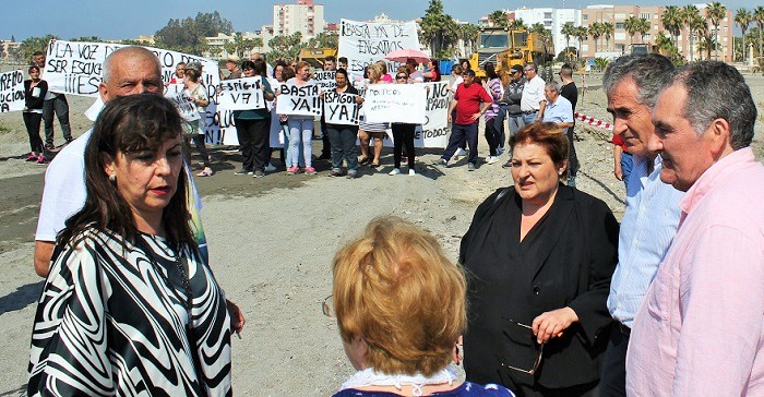 El Ayto. de Motril apoya las protestas de los vecinos y exige al Gobierno central los espigones prometidos el año pasado
