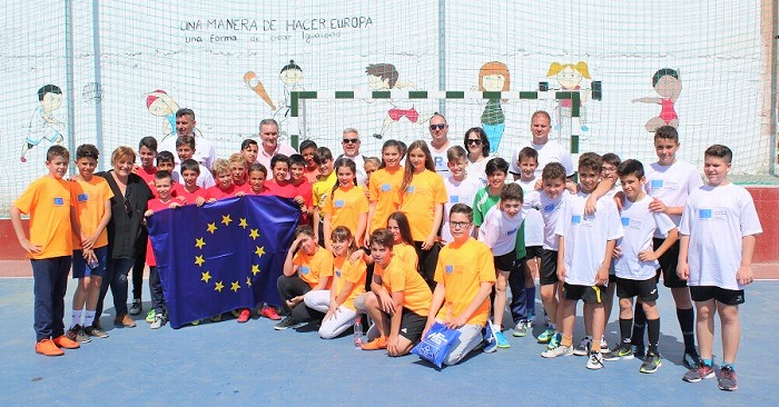 Escolares de Motril celebran el Día de Europa con un torneo de fútbol sala