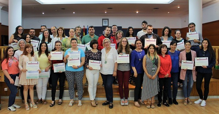 Formación y Empleo entrega los diplomas de Inglés y Francés B1 para sectores económicos.jpg