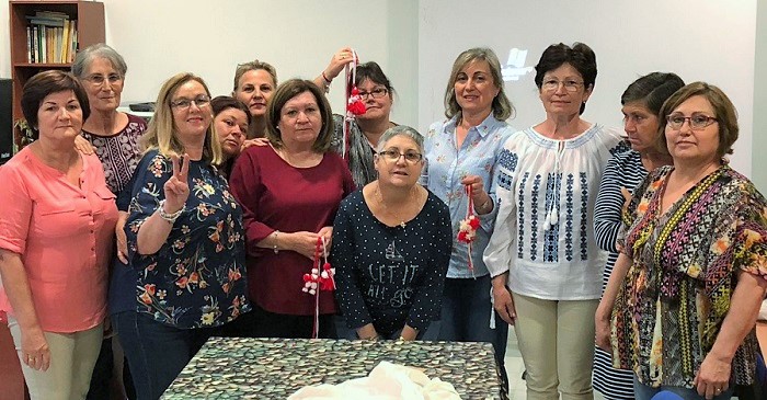 Mujeres de Las Angustias y Cuartel de Simancas participan en sendos talleres sobre cultura y tradiciones rumanas.jpg