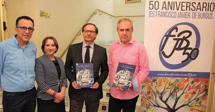 Presentación del Libro del 50 aniversario del IES Francisco Javier de Burgos en el Teatro Calderón de Motril