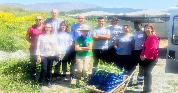Representantes de Ciudadanos conocen el proyecto Sembrando Oportunidades que Cáritas desarrolla en Motril