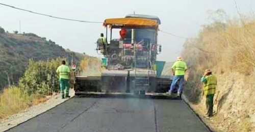 Asfaltado de camino rural