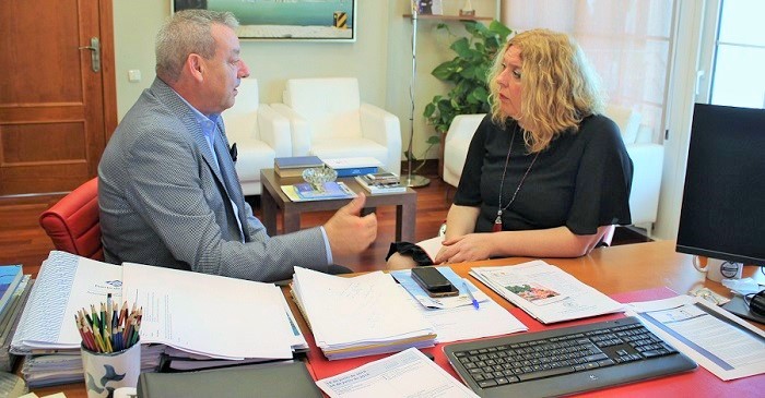 Francisco Álvarez de la Chica y Flor Almón.jpg