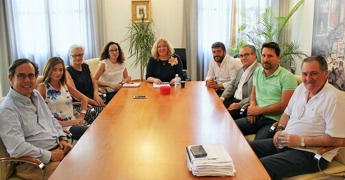 Reunión con la Asociación de Vecinos de Playa Granada.jpg