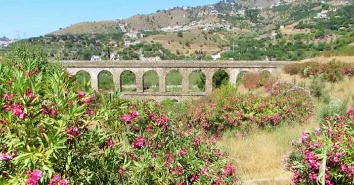 Acueducto romano de la Santa Cruz en Almuñécar