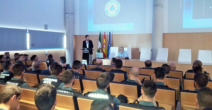 Agentes de la Guardia Civil se forman sobre seguridad en la OPE 2018.jpg