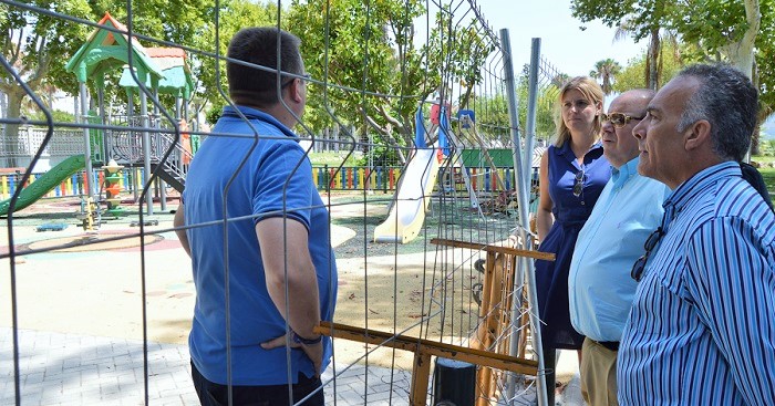El PP de Salobreña critica que se cierren los parques infantiles en verano, cuando más afluencia de público hay