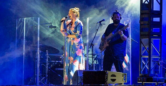 Gran acogida de Niña Pastori en Motril