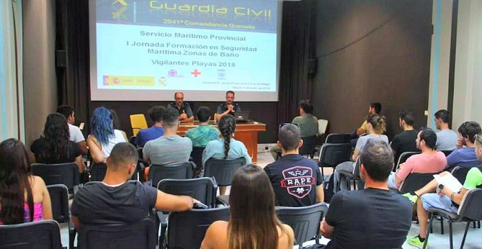 La Guardia Civil forma a los socorristas de las playas sexitanas en seguridad marítima en zonas de baño.jpg
