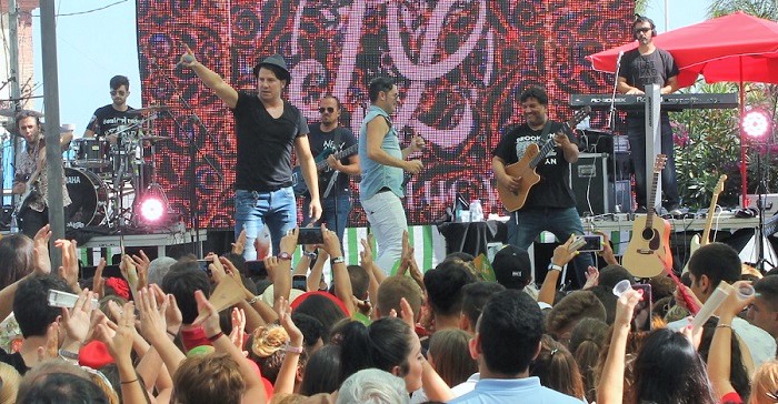 Andy y Lucas brillan en la segunda jornada de la Feria de Día de Motril con unas Explanadas abarrotadas