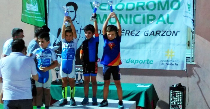 Buena actuación de la Escuela Ciclista Sexitana en Santa Fe