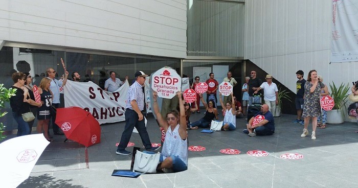 Concentración de Stop Desahucios Granada.jpg