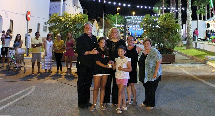 Gran ambiente en el comienzo de las fiestas de Santa Adela.jpg