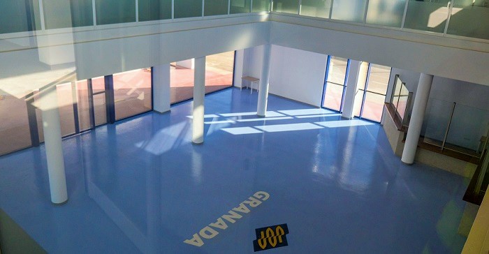 Interior de la terminal de pasajeros en el Puerto de Motril que ahora podrá usar FRS.jpg